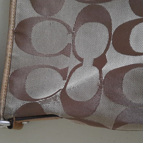 Coach Medium Tote WELL WORN - Picture 5 of 15